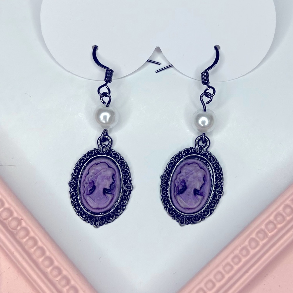 Vintage Style Cameo Drop Earrings with Pearl Beads